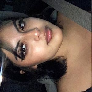 Meet your Posher, Ambar